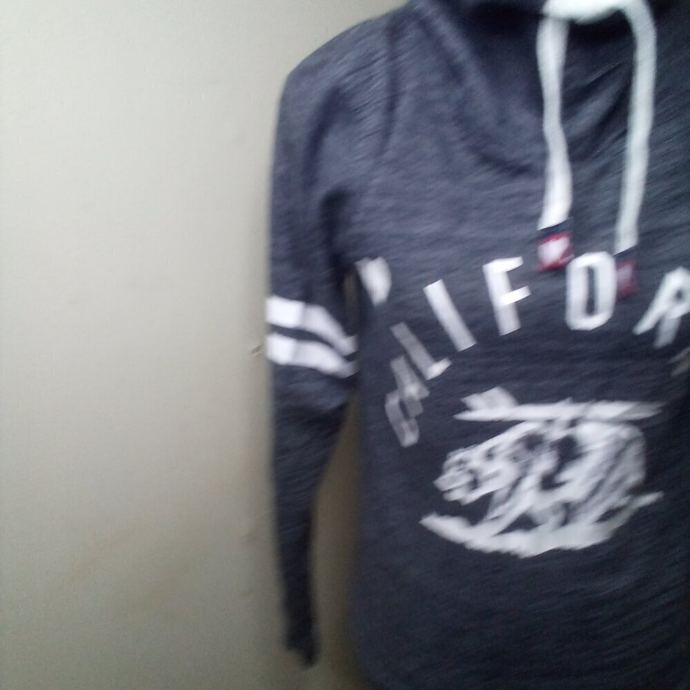 On Fire Shirt M Women Cowl Neck Long Sleeve California Bear Gray White - Picture 5 of 16